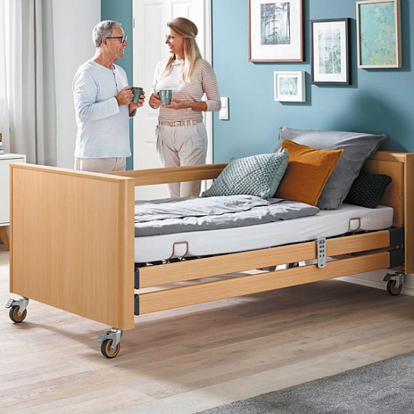 Elektricky polohovateľné lôžko, dreveny rošt, zdvih 32-72cm, 230V, plné čelá